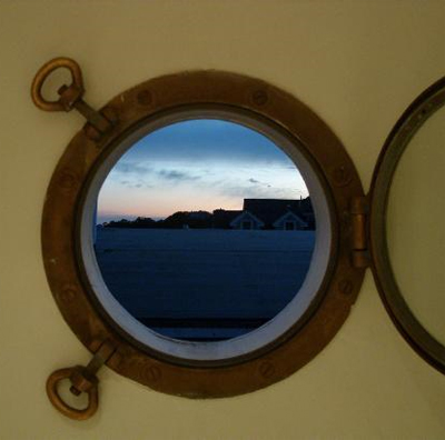 Окна иллюминаторы для любителей морского дизайна
